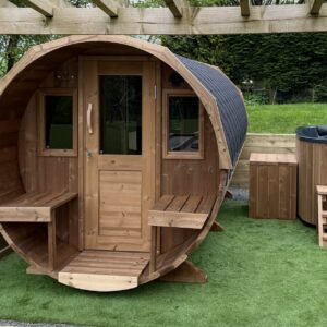 Barrel sauna and cold plunge bath