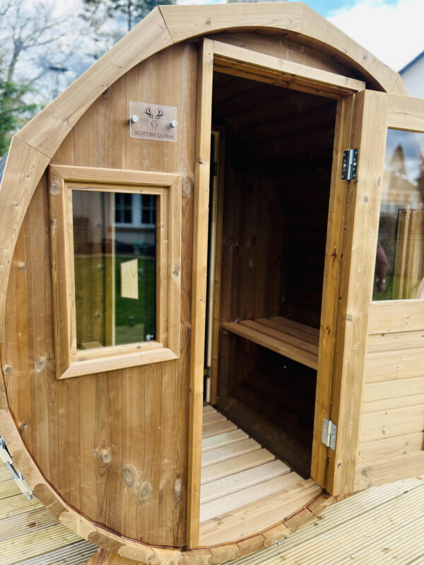 mark sauna showing scottish saunas plaque