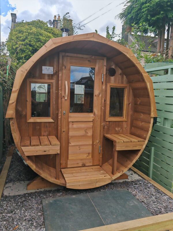 barrel sauna from front