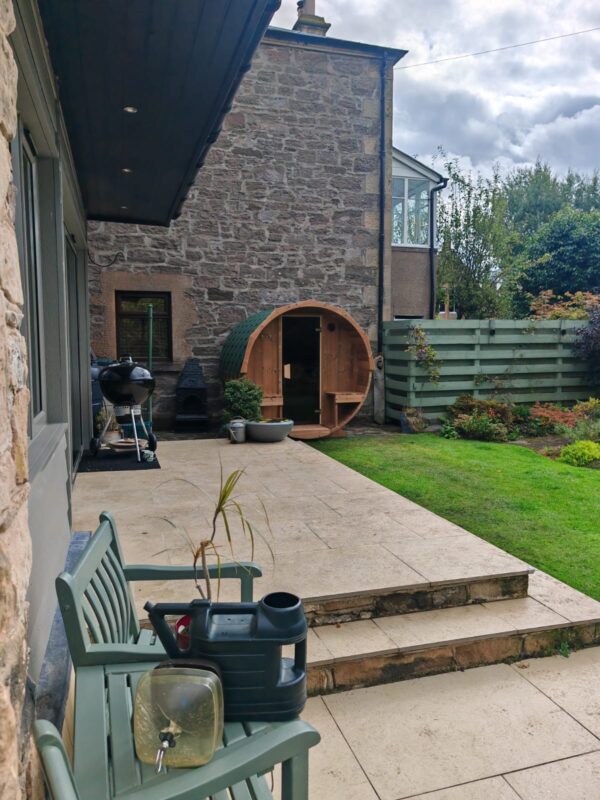 barrel sauna from front