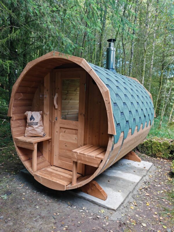 4-6 person Barrel Sauna with Porch